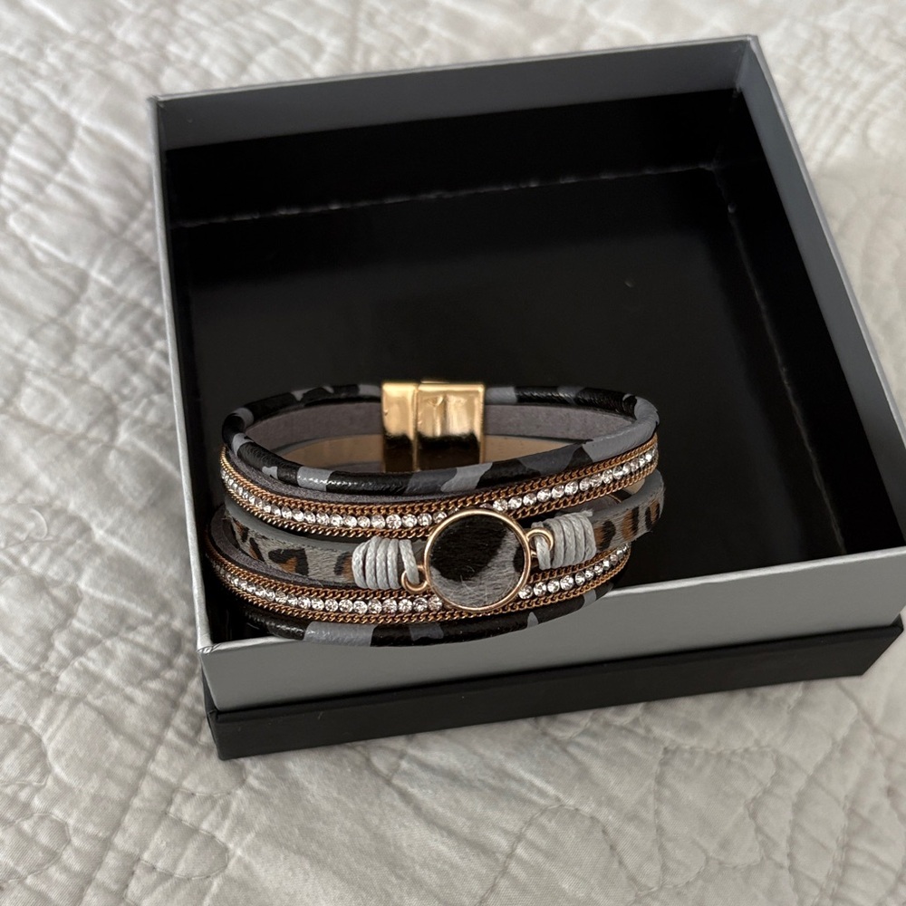 Black and Gray Leopard Leather Bracelet - Magnetic
